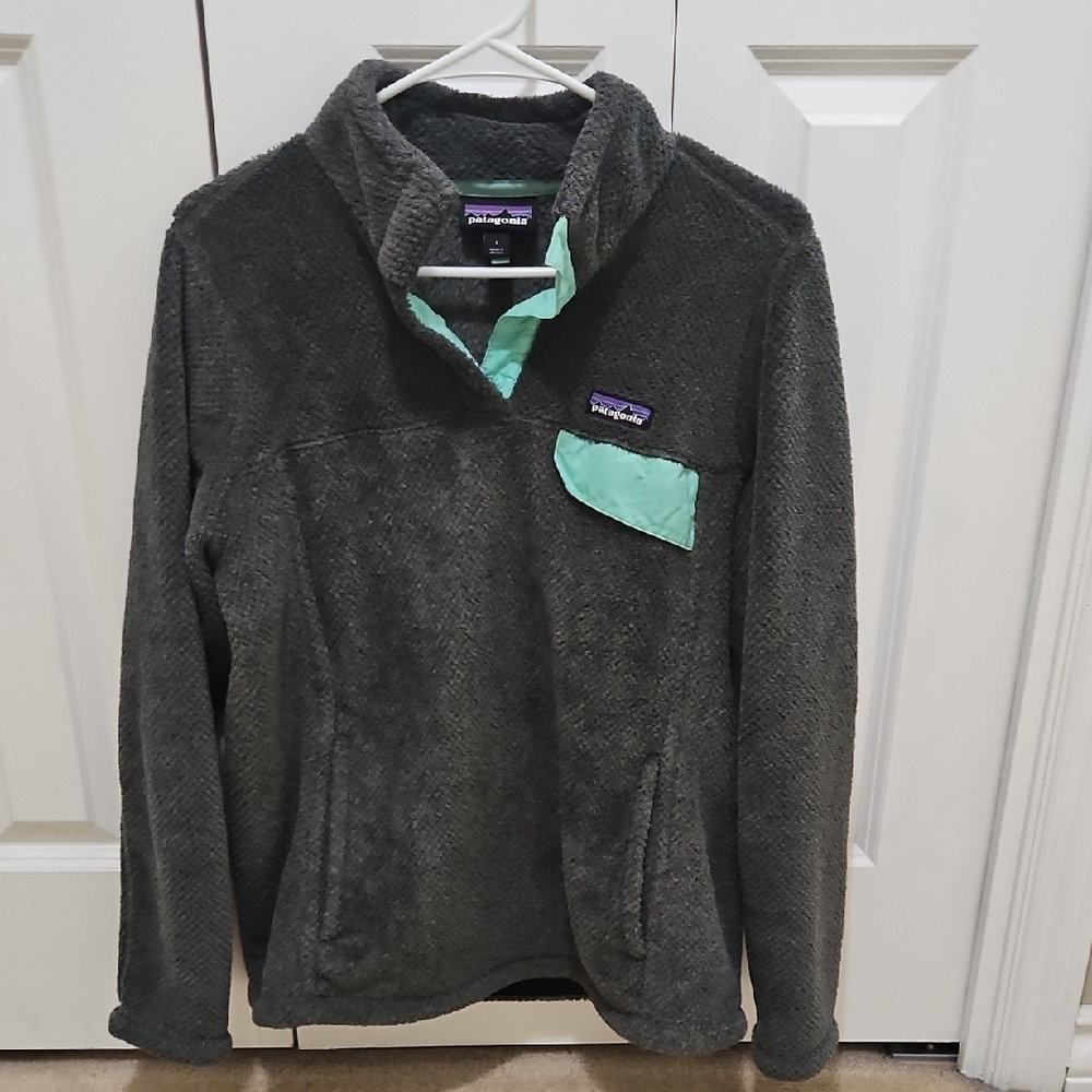Patagonia Gray Fleece Jacket with Mint Detail